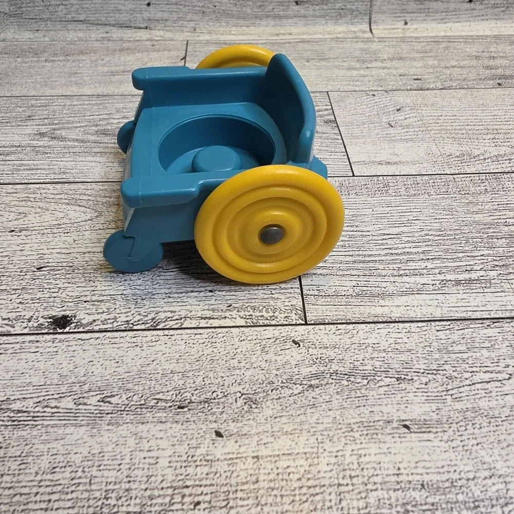Fisher Price Little People 1995  Blue Wheelchair / Yellow Wheels